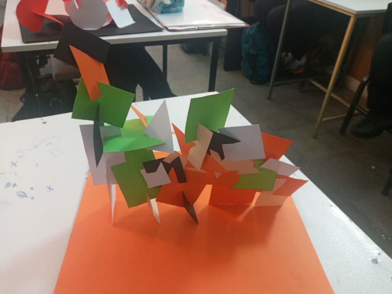 دبیرستان و هنرستان غیردولتی دخترانه نوین افرین